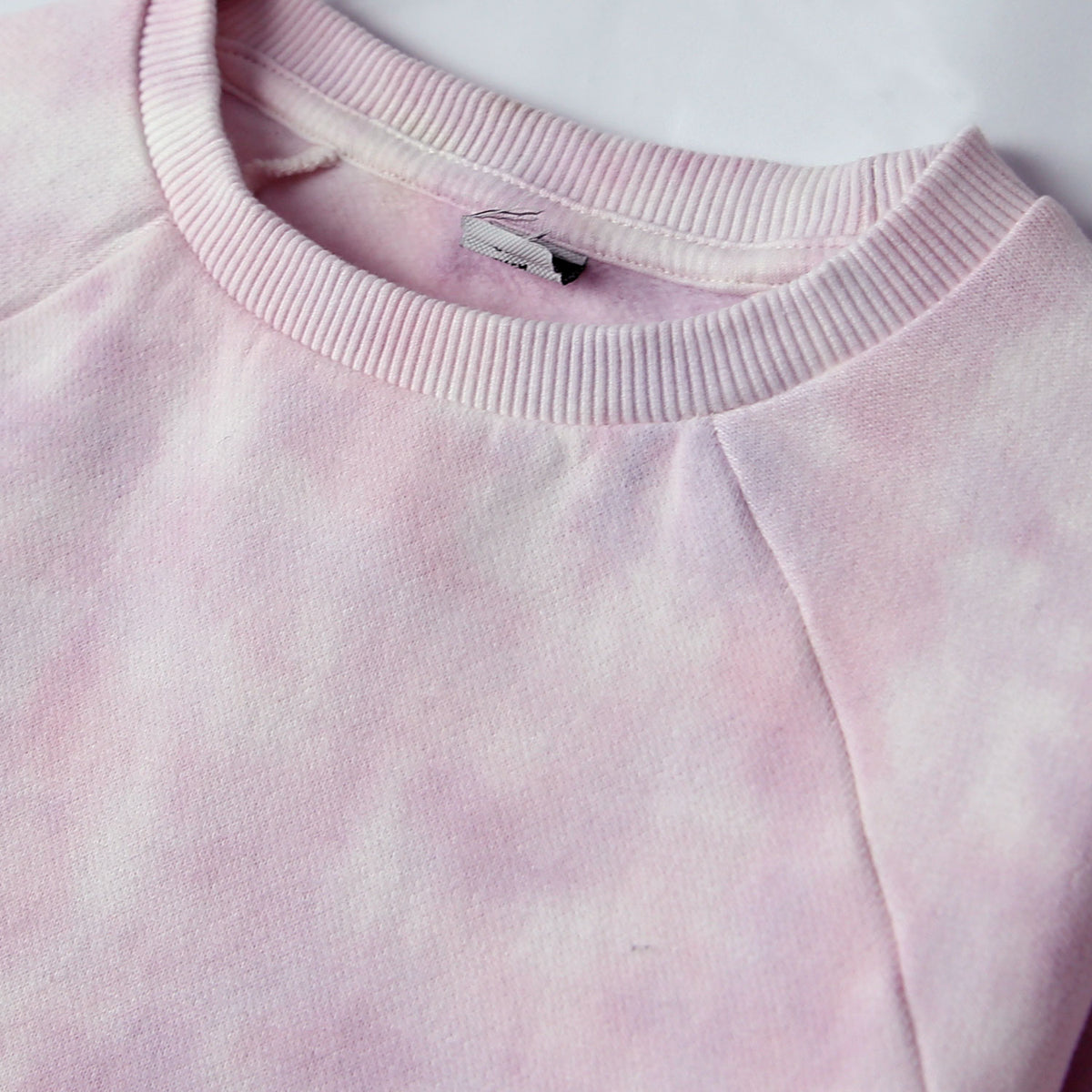 Girls Tie &amp; Dye Soft Cotton Raglan Sleeve Fleece Sweatshirt Minor Fault