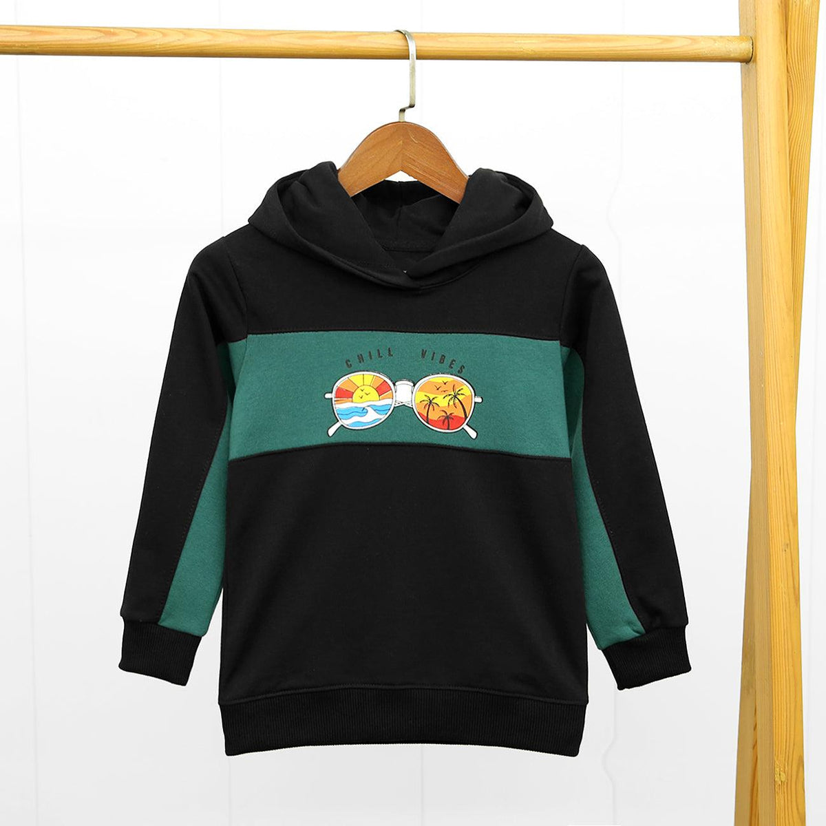 Color Block &quot;Chill Vibes&quot; Printed Fleece Hoodie For Kids - Brands River